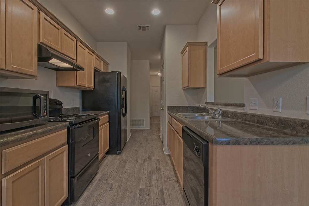 312 Foster Ln - Photo 14