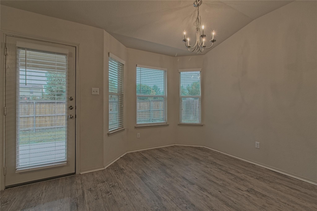 312 Foster Ln - Photo 9
