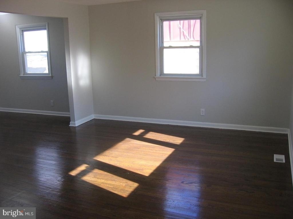 7 W 7th Street - Photo 4