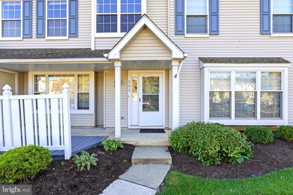 303 Oswego Court - Photo 1