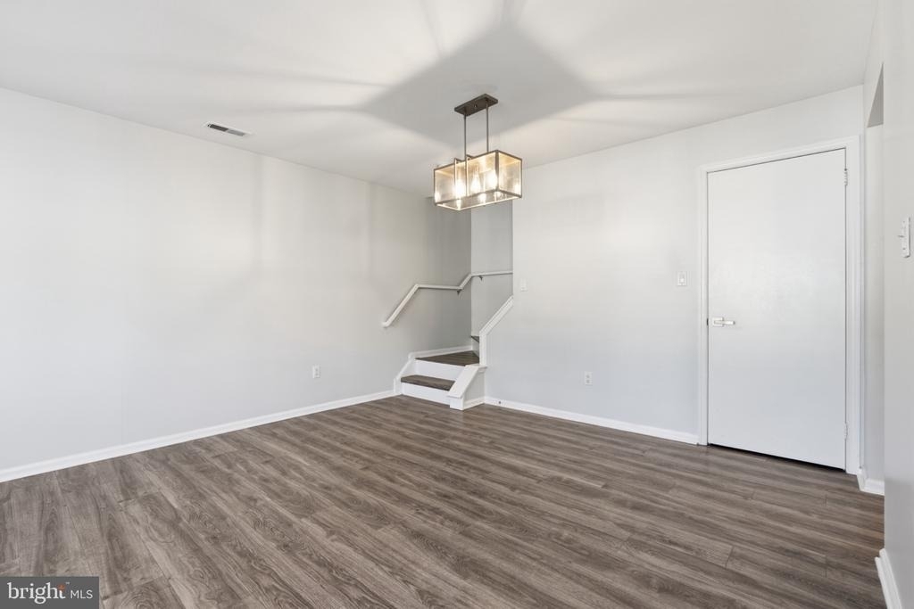 303 Oswego Court - Photo 6