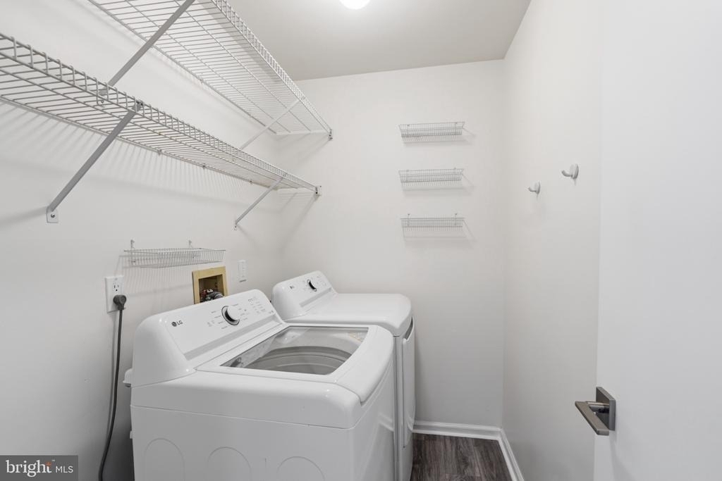 303 Oswego Court - Photo 14