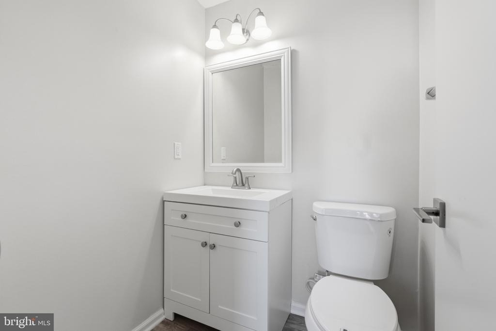 303 Oswego Court - Photo 4