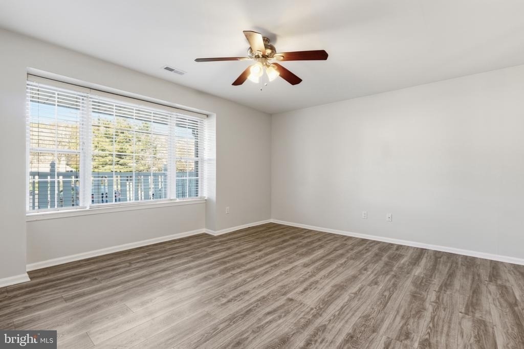303 Oswego Court - Photo 7