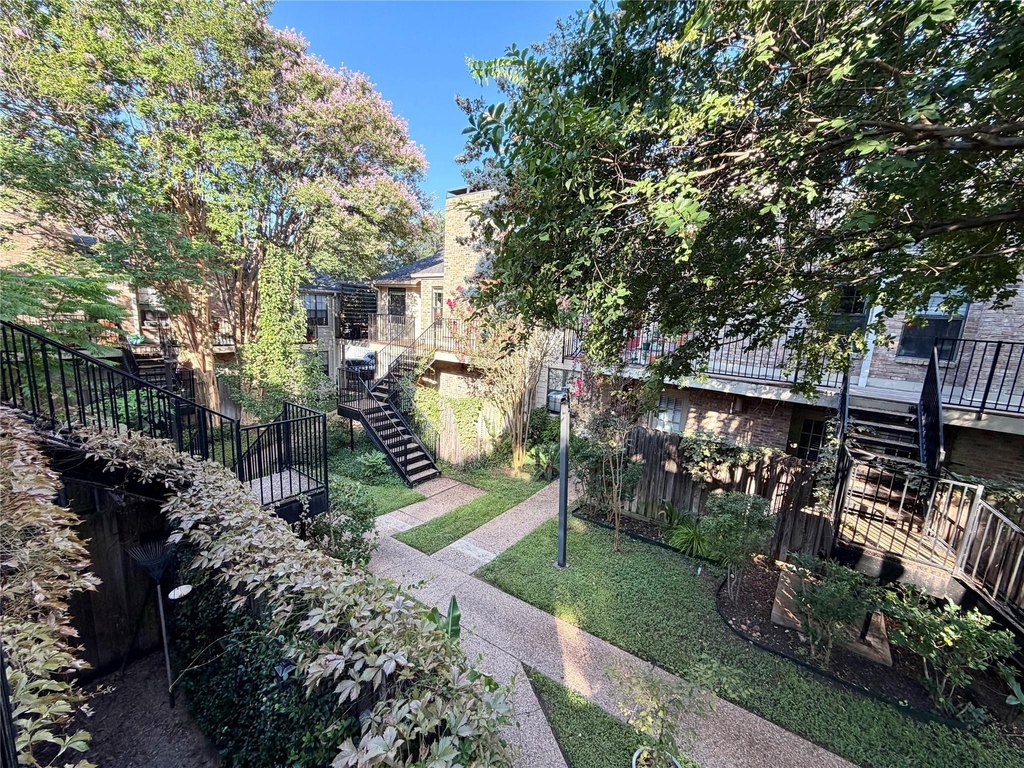 2906 West Ave - Photo 11