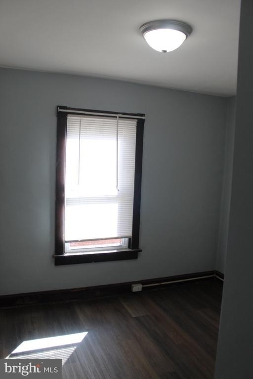 221 W Howard Street - Photo 16