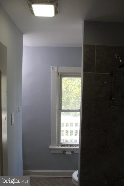 221 W Howard Street - Photo 12