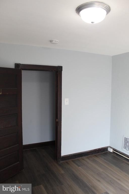 221 W Howard Street - Photo 20