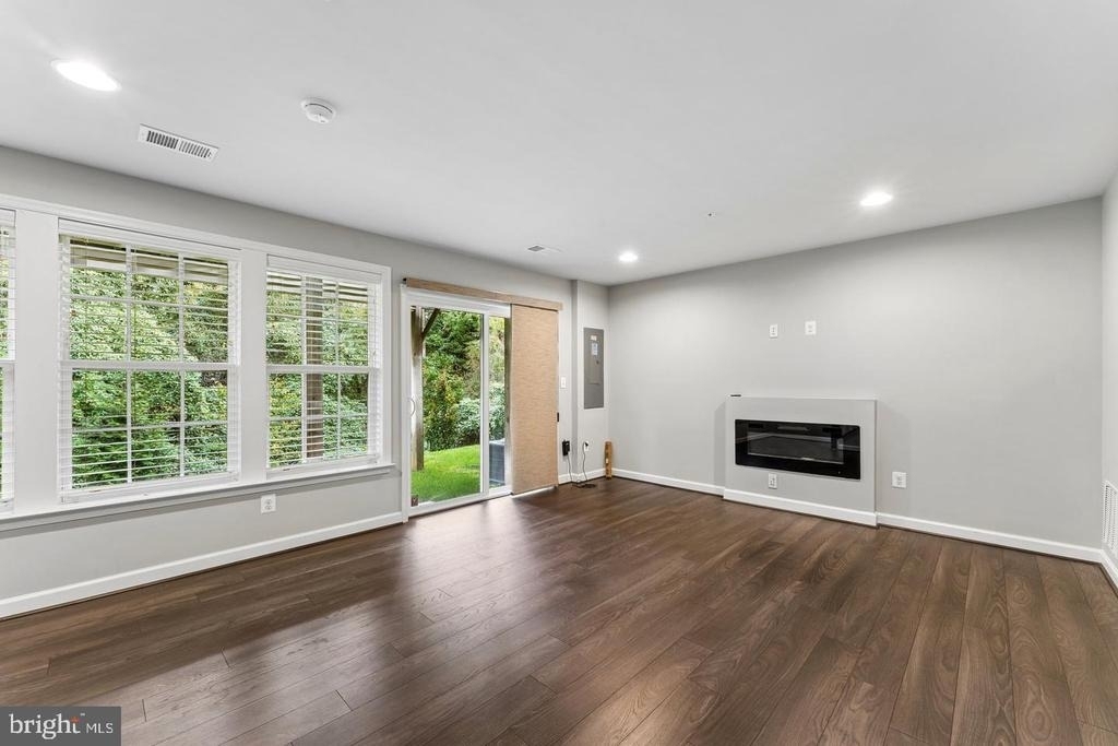 3043 Mia Lane - Photo 5