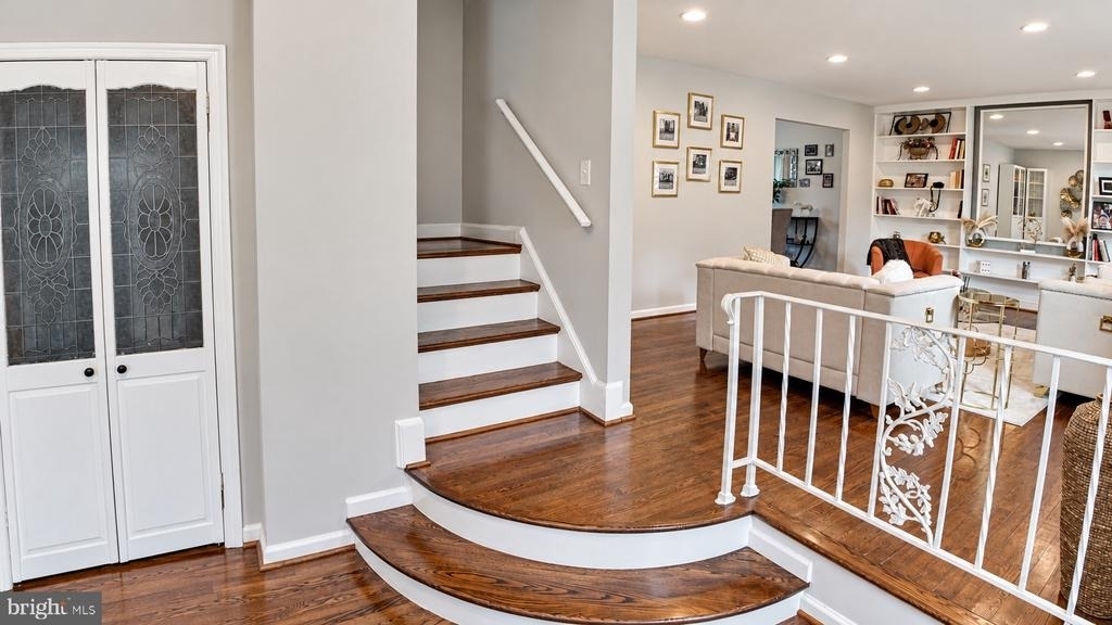 9109 Friar Road - Photo 2