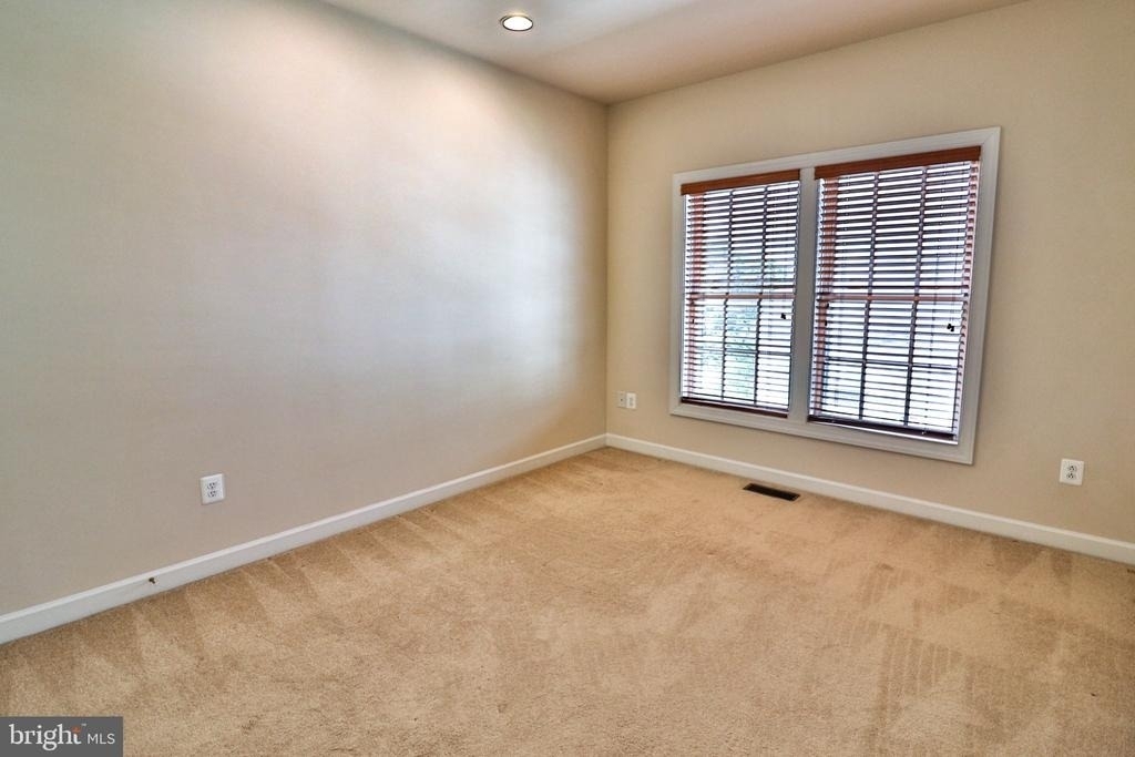 631 Kingfisher Avenue - Photo 40