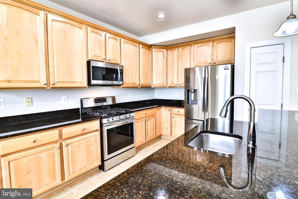 631 Kingfisher Avenue - Photo 18