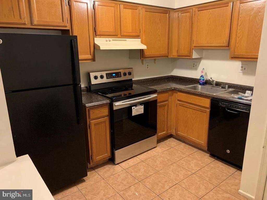 14724 Valiant Terrace - Photo 11