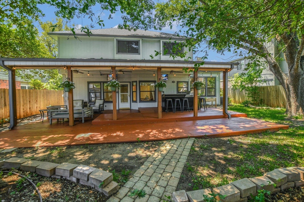 1104 Crestview St - Photo 18