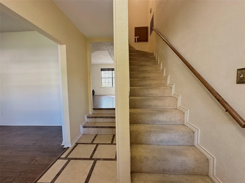 7311 Danwood Dr - Photo 2