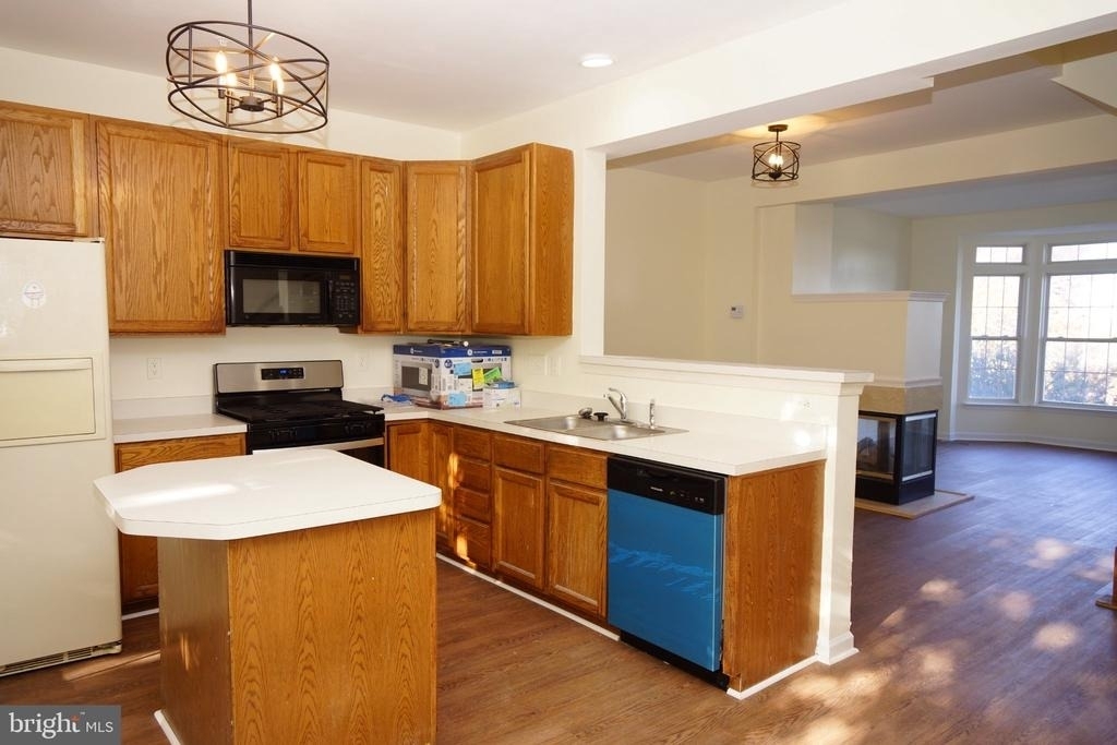 590 Eisenhower Drive - Photo 8