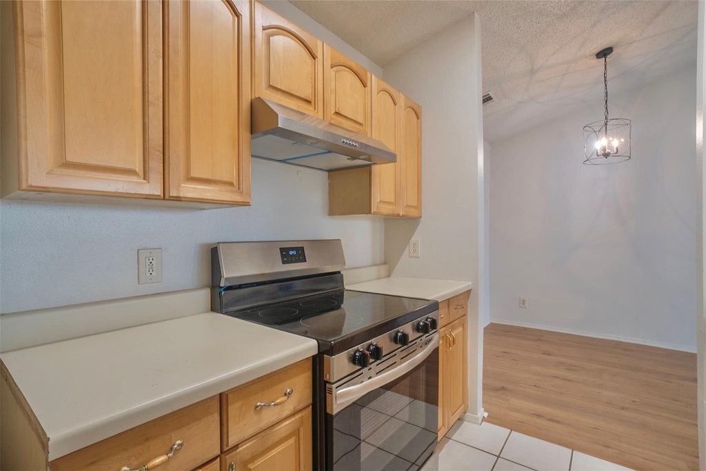 305 Regatta Ct - Photo 10
