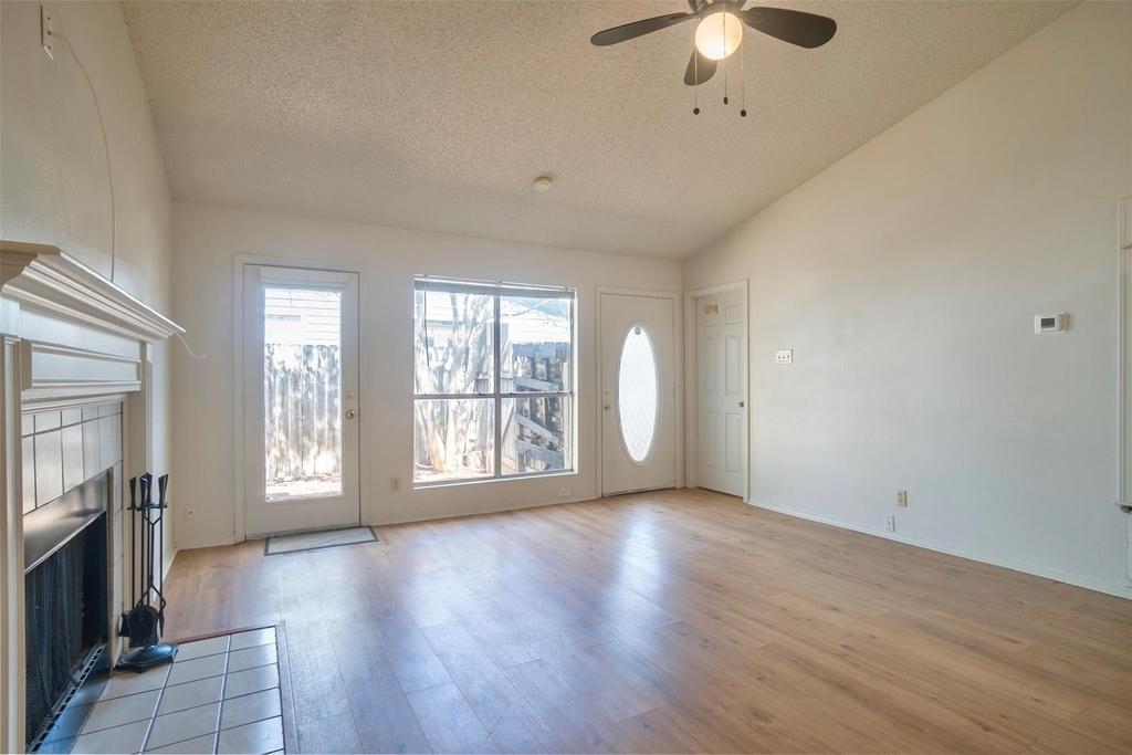 305 Regatta Ct - Photo 6