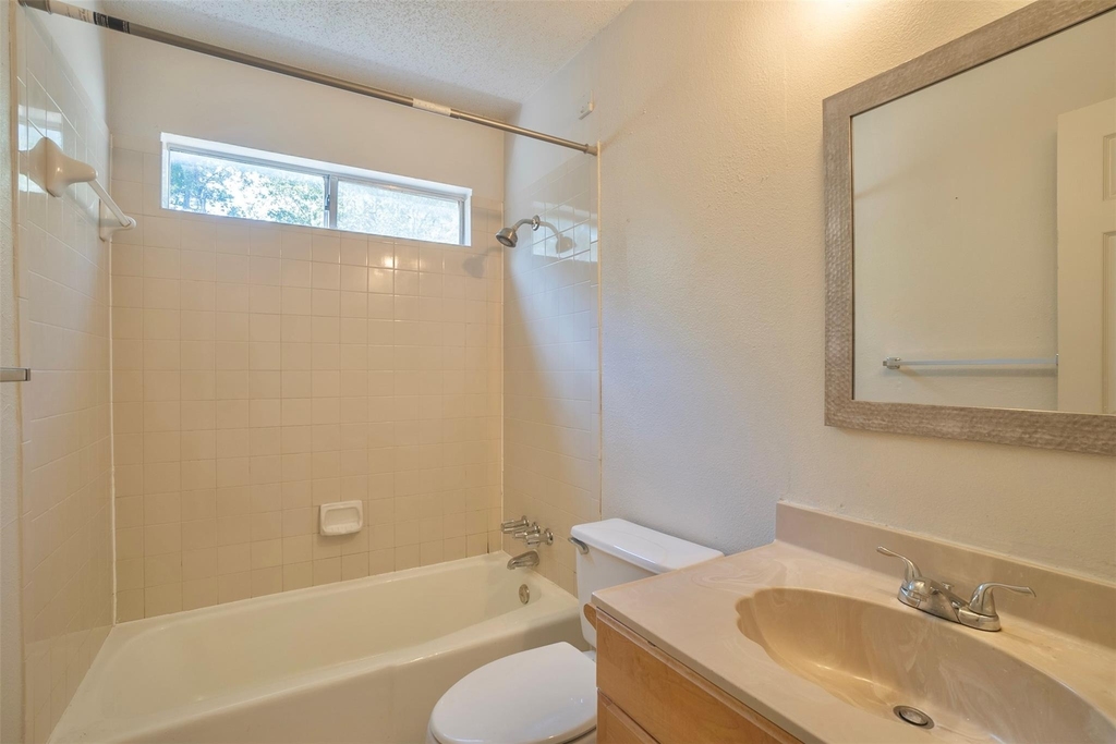 305 Regatta Ct - Photo 19