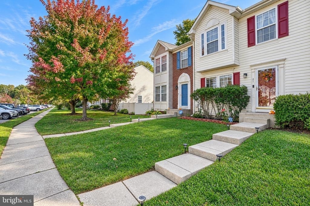 41 Blue Heron Court - Photo 0