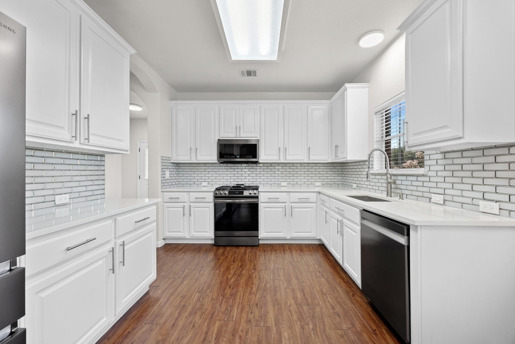 1618 Ashberry Trl - Photo 8