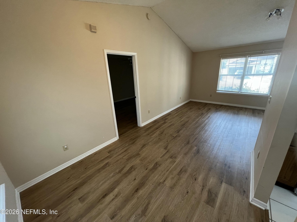 2105 Hovington Circle W - Photo 12