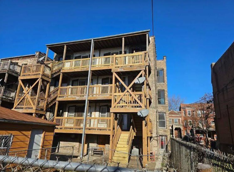 657 E 50th Place - Photo 5