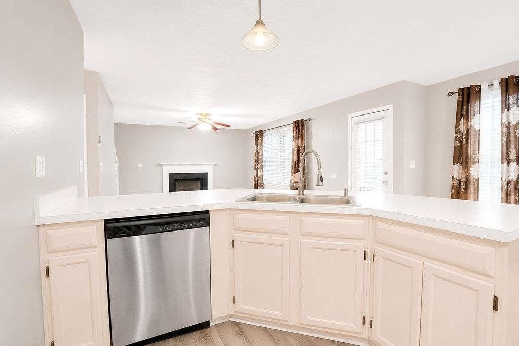 775 Stonemill Manor - Photo 15