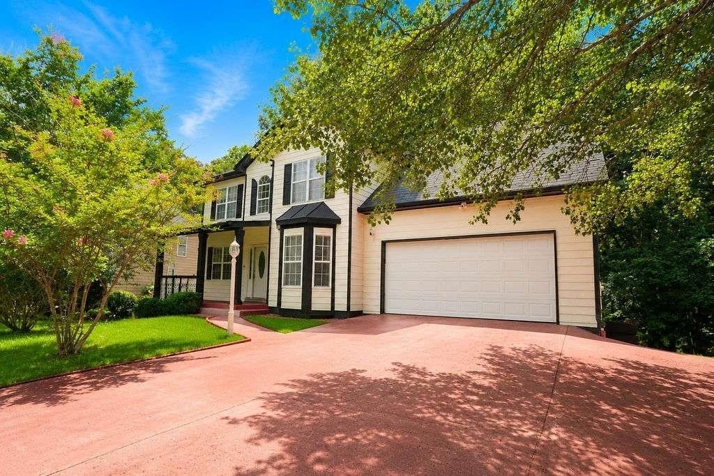 775 Stonemill Manor - Photo 1