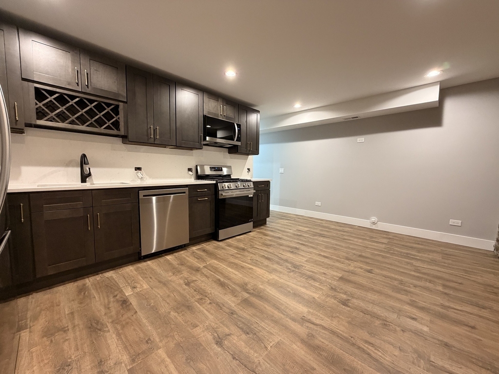 2227 W 21st Street - Photo 2