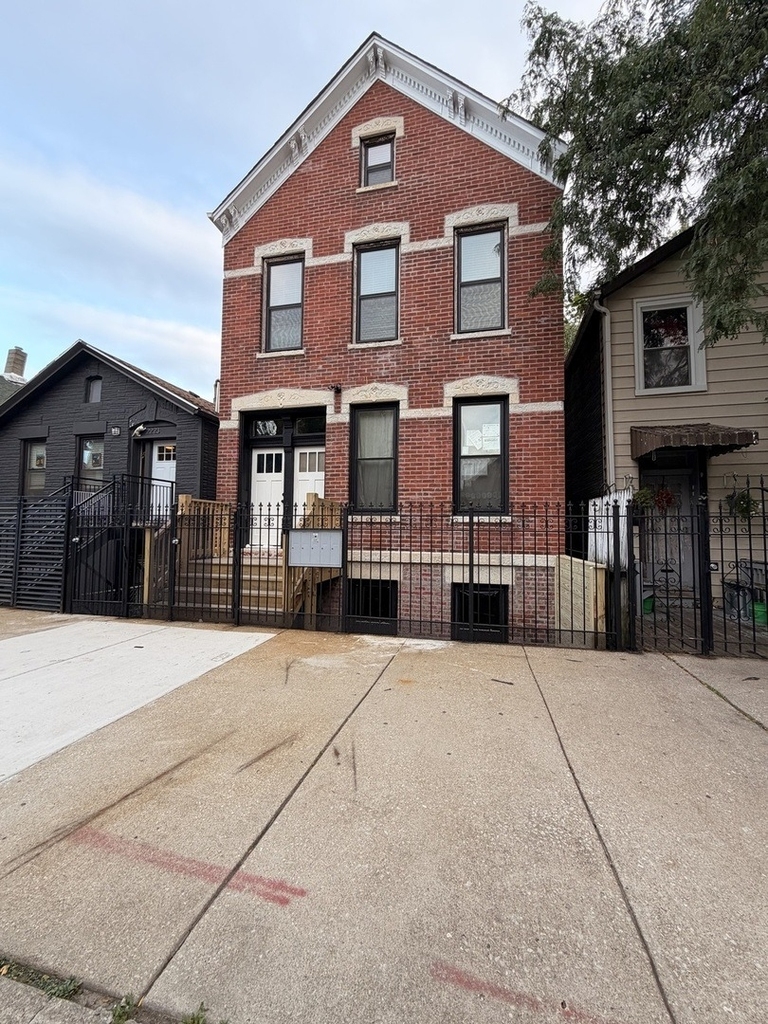 2227 W 21st Street - Photo 0