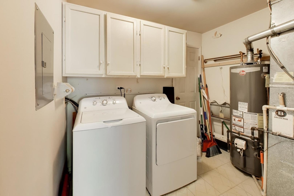 1107 Canterbury Court - Photo 19