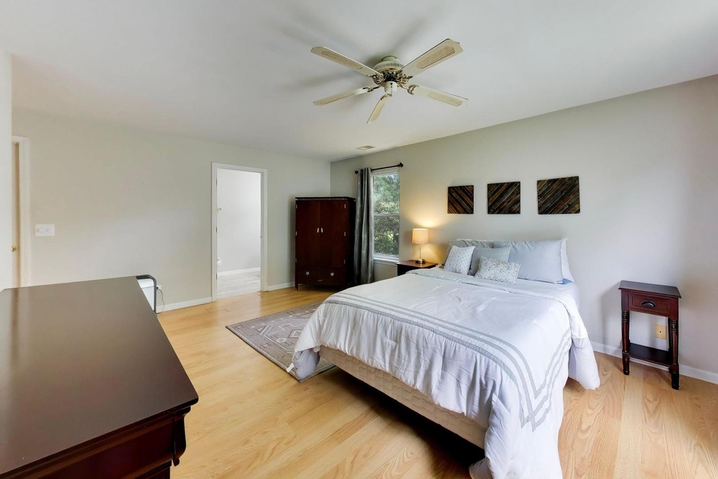 1107 Canterbury Court - Photo 12