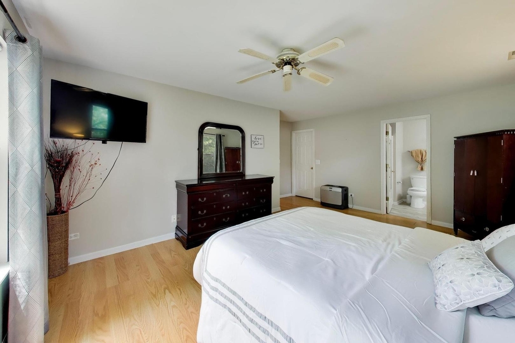 1107 Canterbury Court - Photo 13