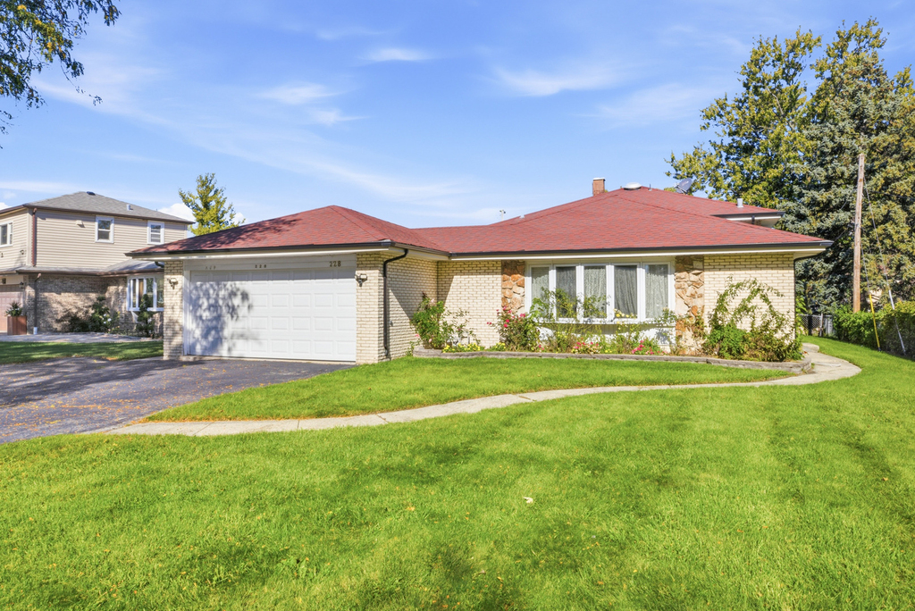 228 Dover Drive - Photo 2