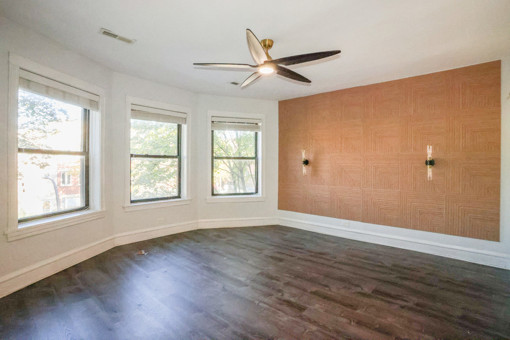 907 W Sheridan Road - Photo 6