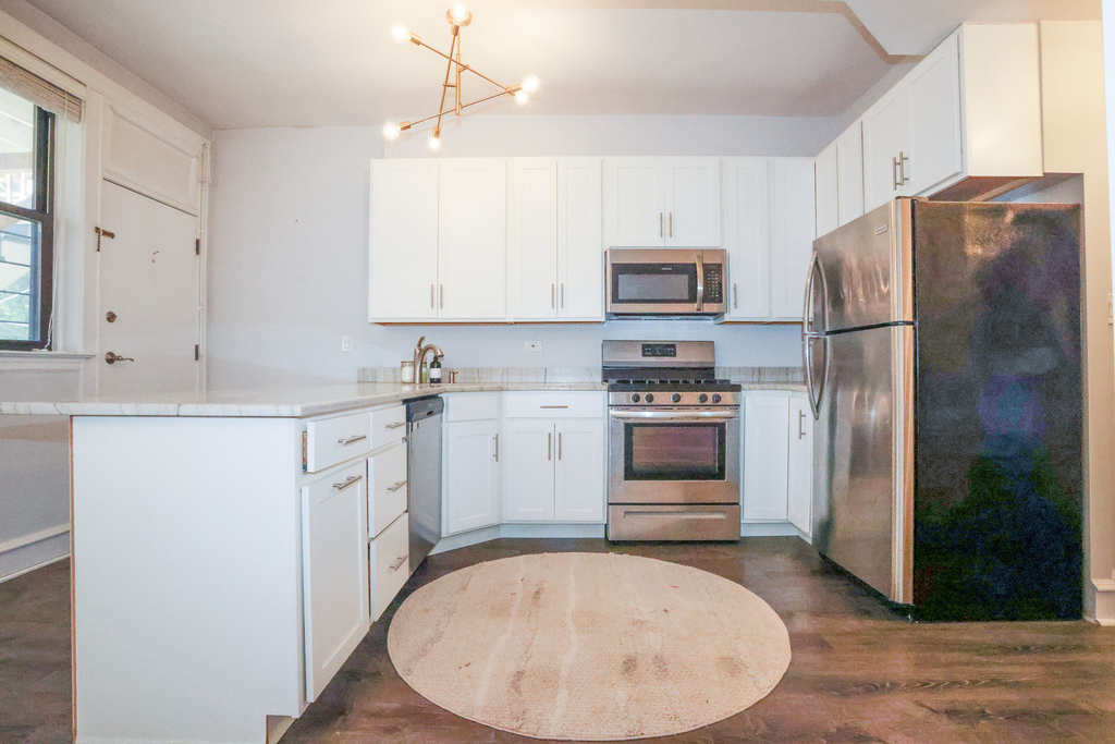 907 W Sheridan Road - Photo 5
