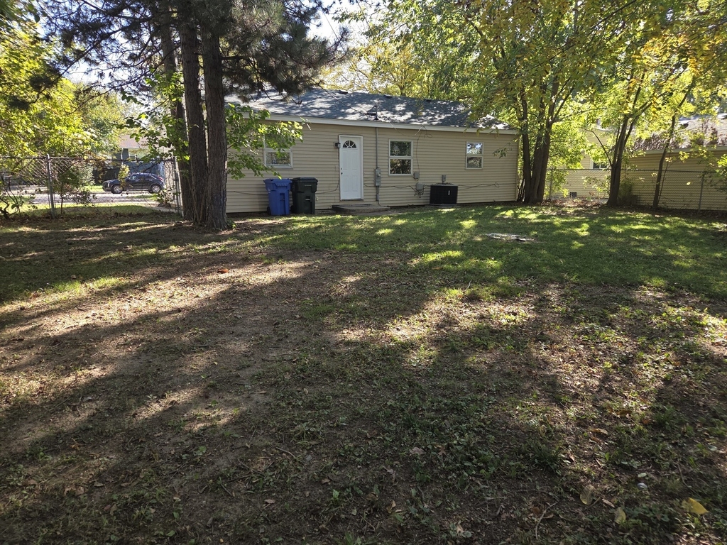 205 Caddy Avenue - Photo 1