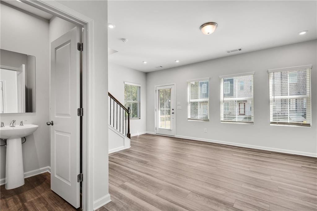 191 Jameson Drive - Photo 2