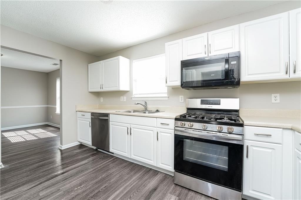 2575 Captains Row - Photo 1