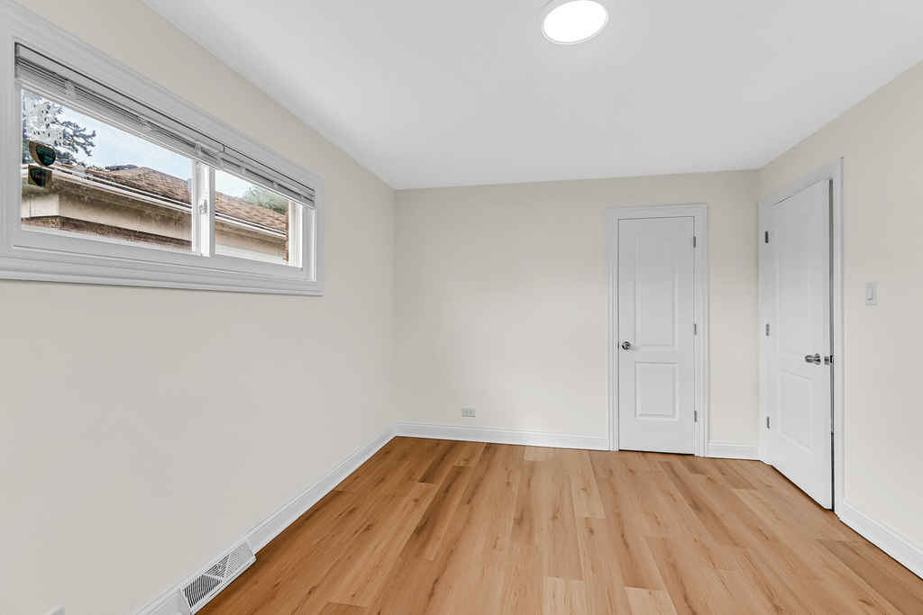 14905 Edbrooke Avenue - Photo 9