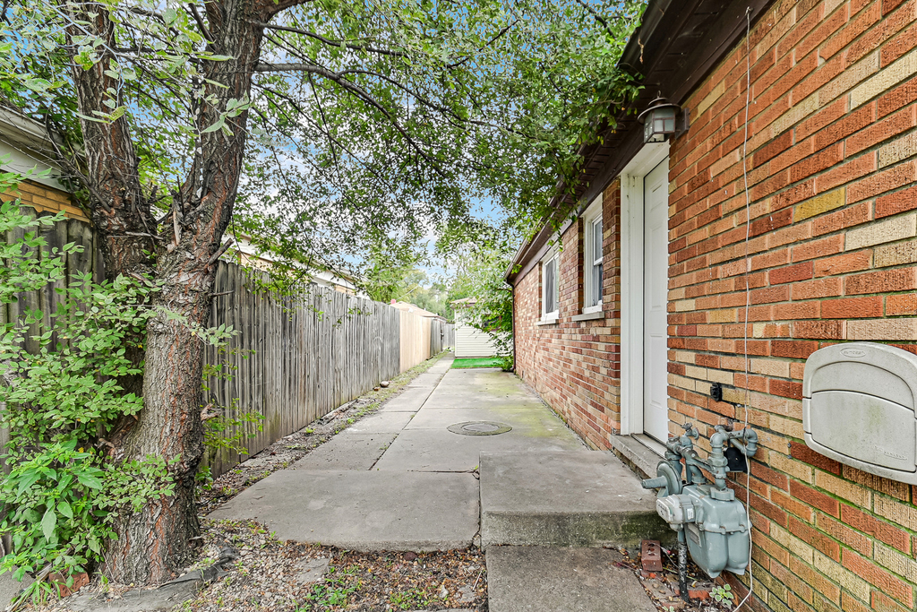 14905 Edbrooke Avenue - Photo 22