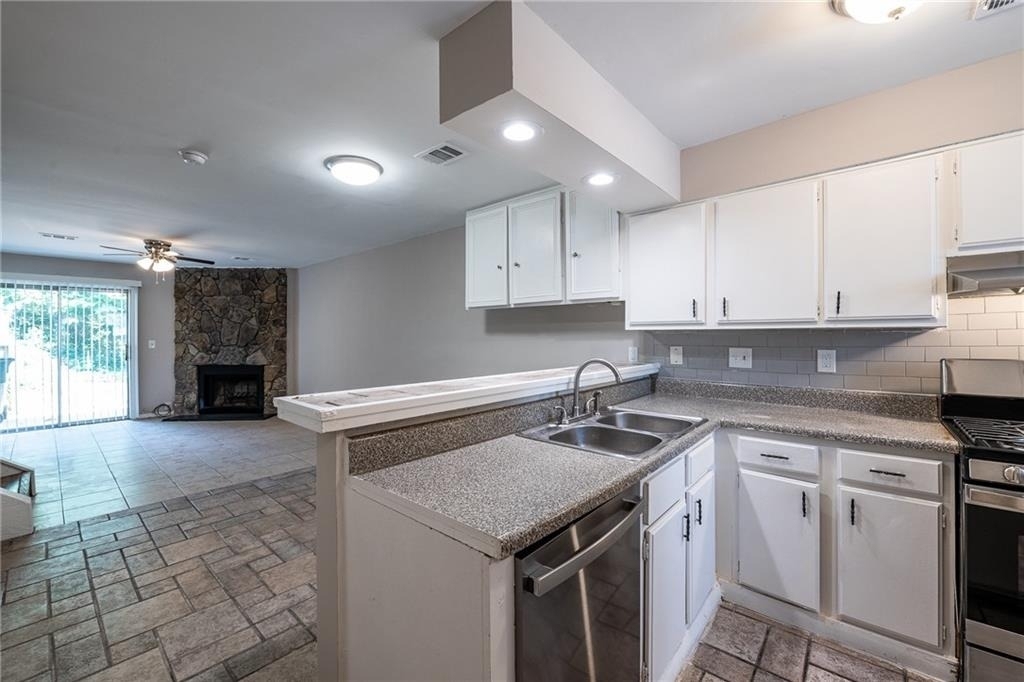 6624 Ramsgate Way - Photo 1