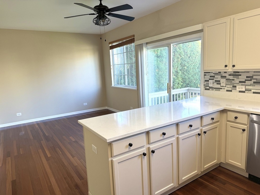 261 Evergreen Circle - Photo 2