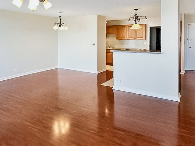 2201 S Stewart Avenue - Photo 4
