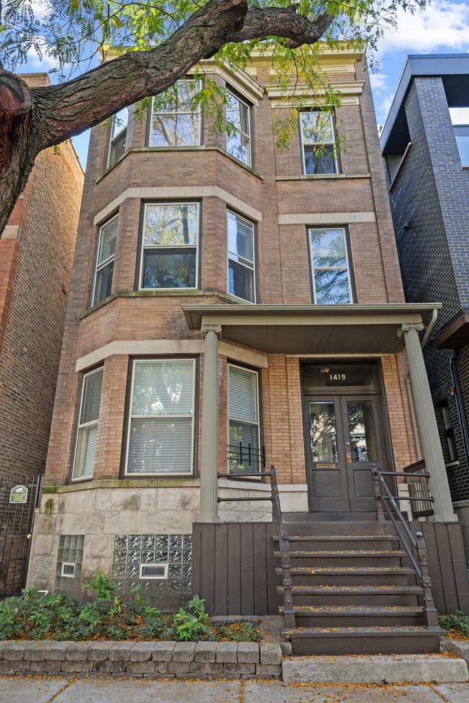 1419 W George Street - Photo 0