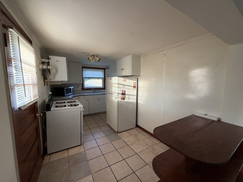 440 Ingalton Avenue - Photo 5