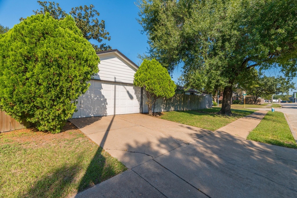 19013 Hammer Lane N - Photo 23