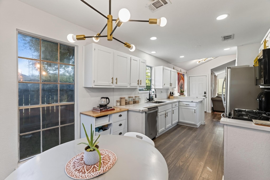 19013 Hammer Lane N - Photo 14