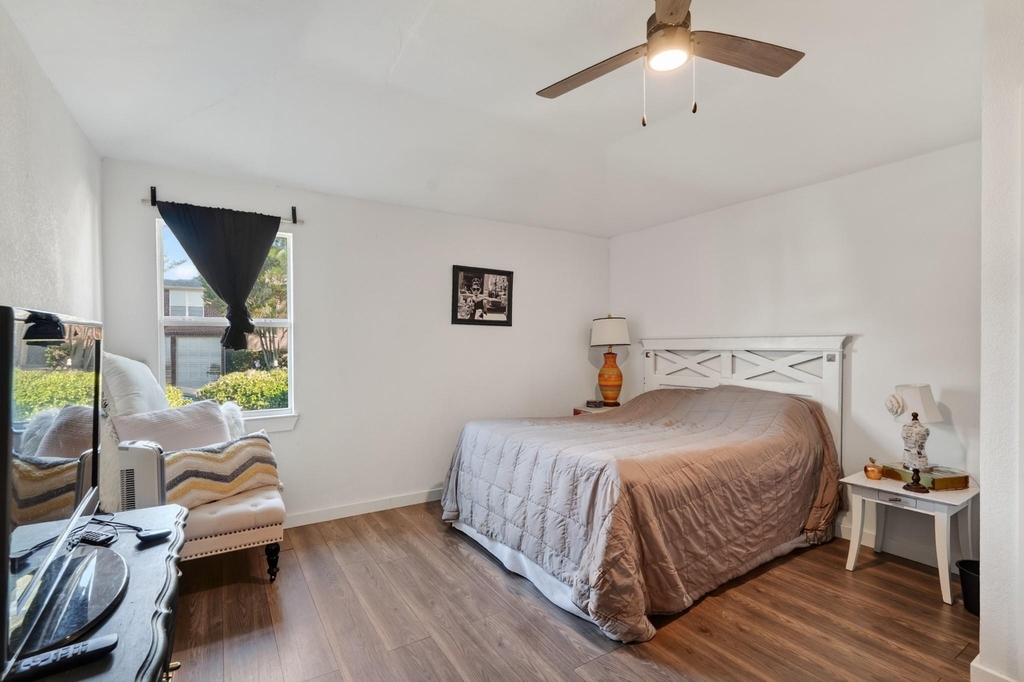 19013 Hammer Lane N - Photo 19
